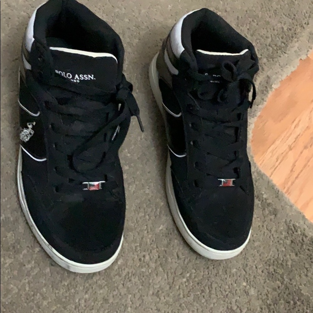 polo assasis black sneakers